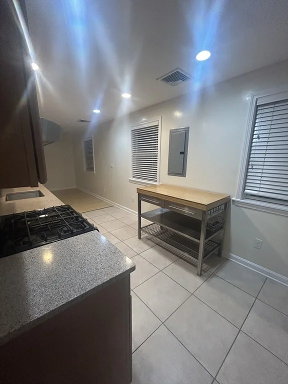 36 Hunting St, East Cambridge