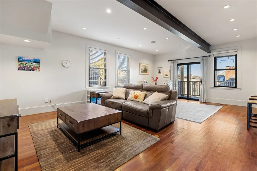 60 Sheridan St, Jamaica Plain