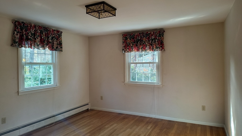 6 Streeter Rd, Paxton