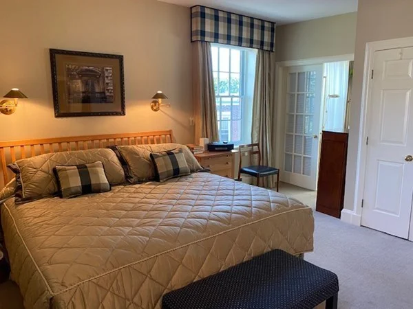 30 Dean Rd, Brookline Hills
