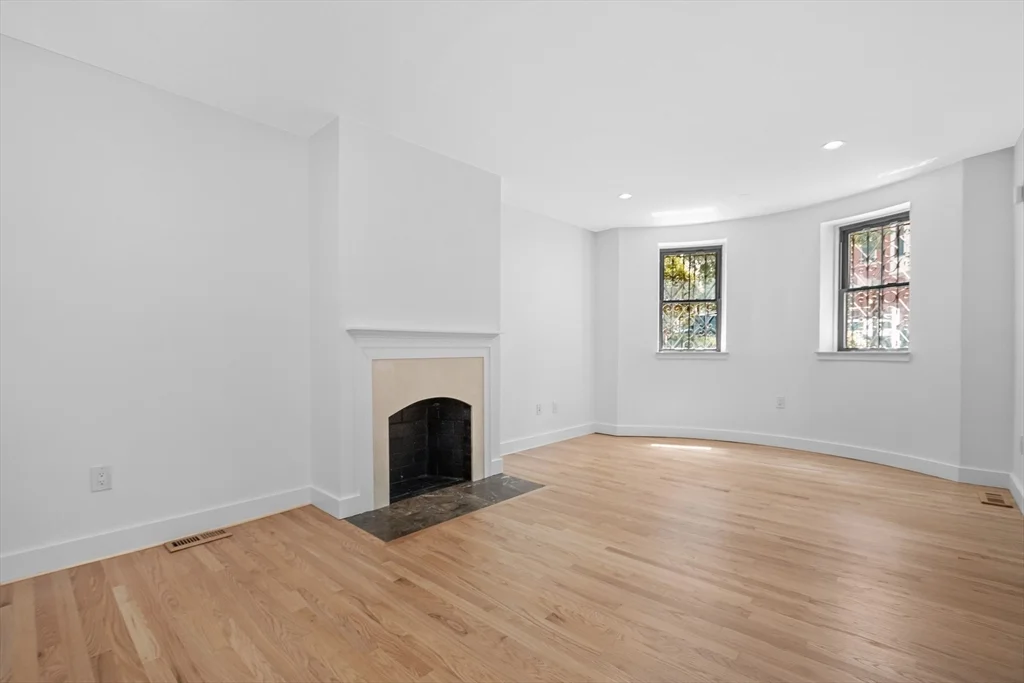 131 Warren Ave, South End