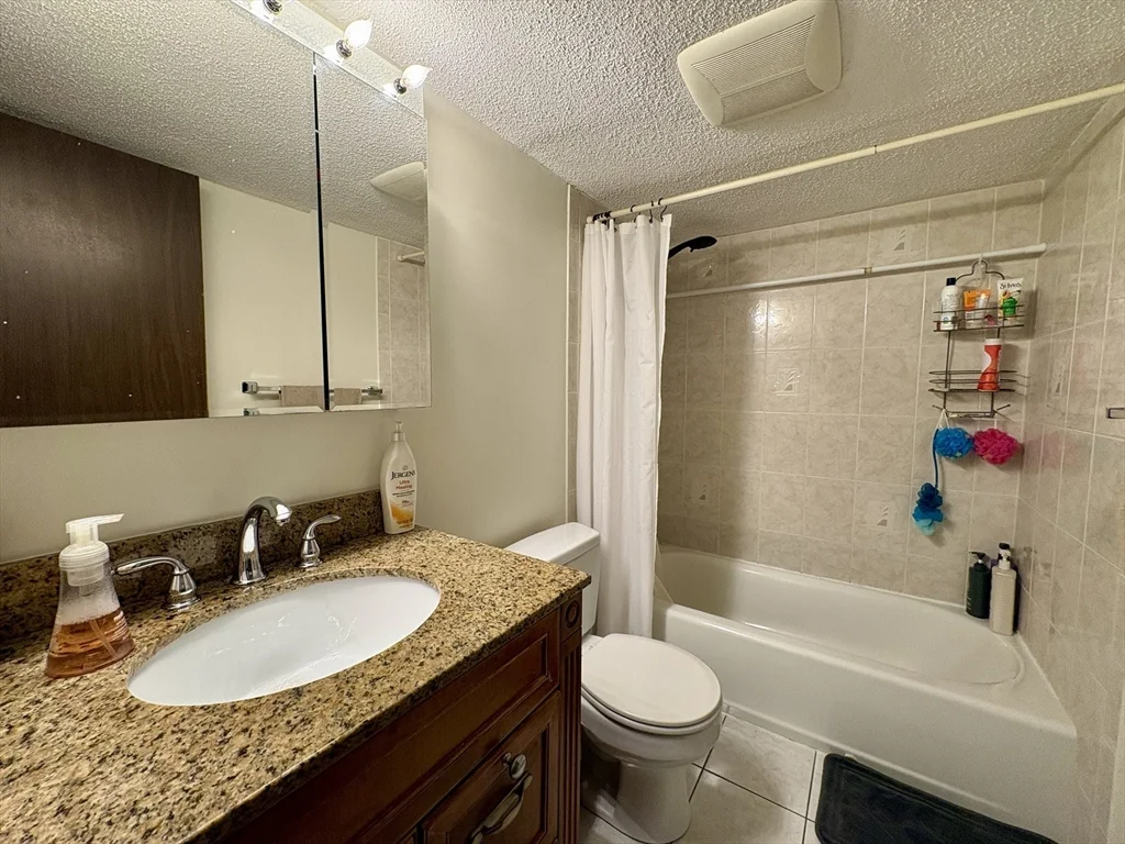 125 Pleasant St, North Brookline