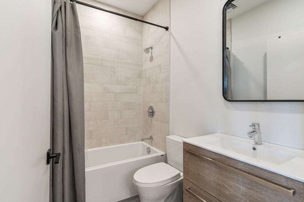 211 Condor St, East Boston