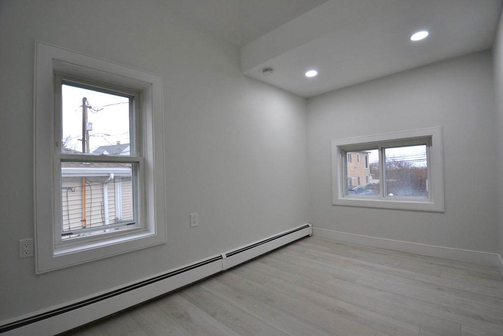 15 Avalon St, Revere