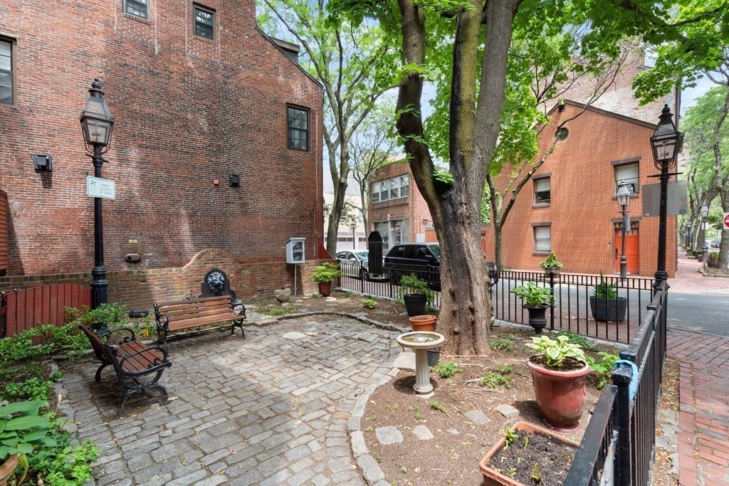 5 Melrose St, Back Bay