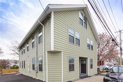 476 Fulton St, Medford