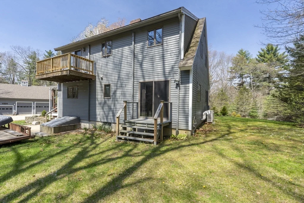 6 Pine Woods Rd, East Kingston