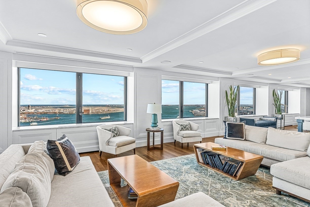 85 E India Row, Waterfront