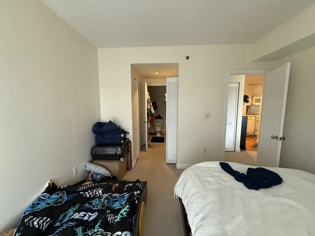 931 Massachusetts Ave, Mid-Cambridge