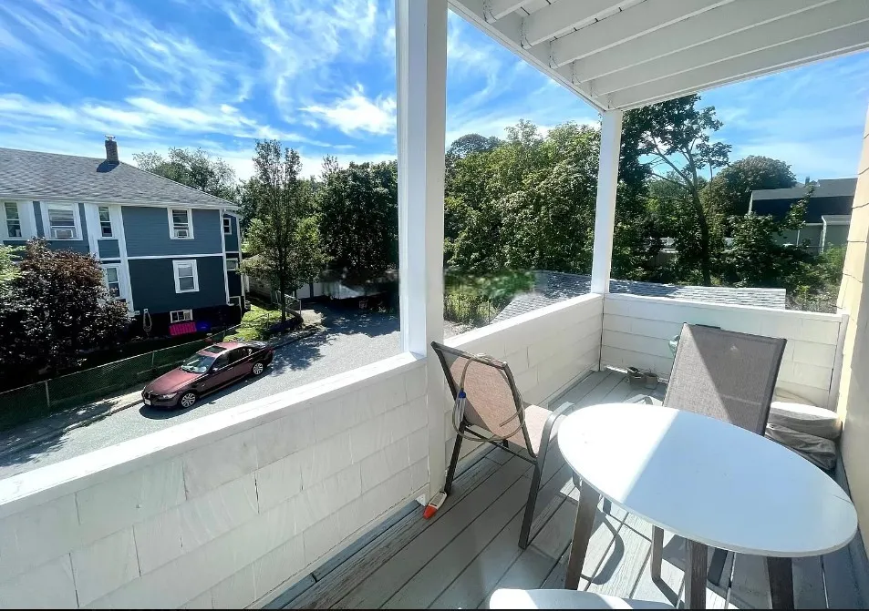 77 Lyman Ave, Medford