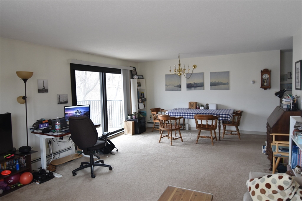 80 Pleasant St, North Brookline