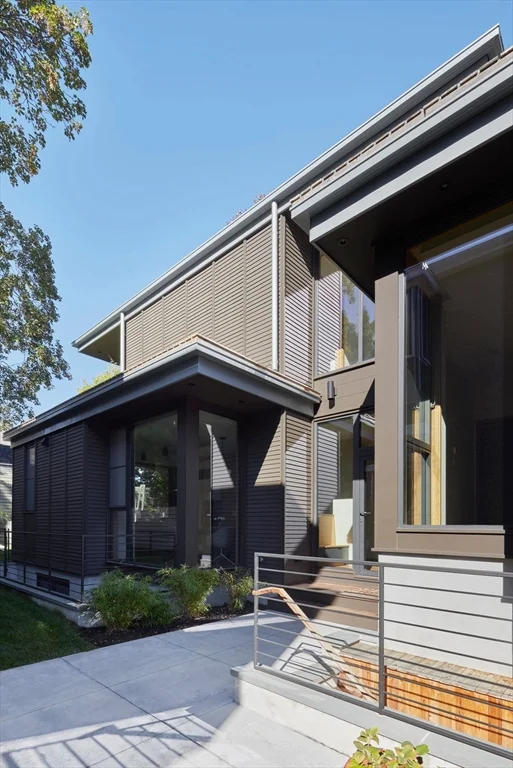 76 Holworthy St, Strawberry Hill