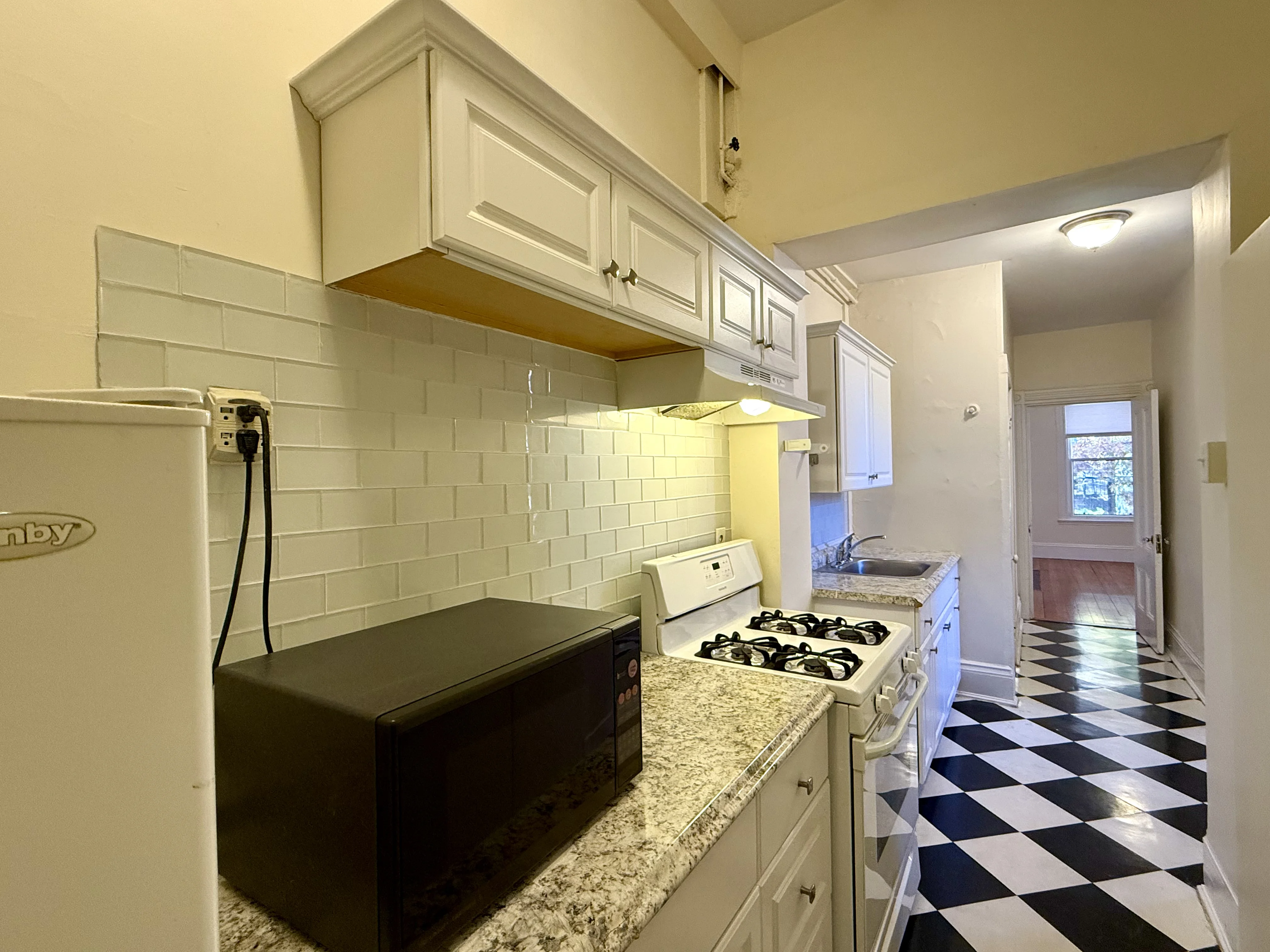 293 Newbury St, Back Bay