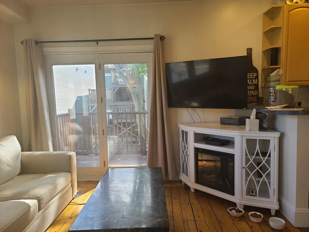 31 Jenkins St, South Boston