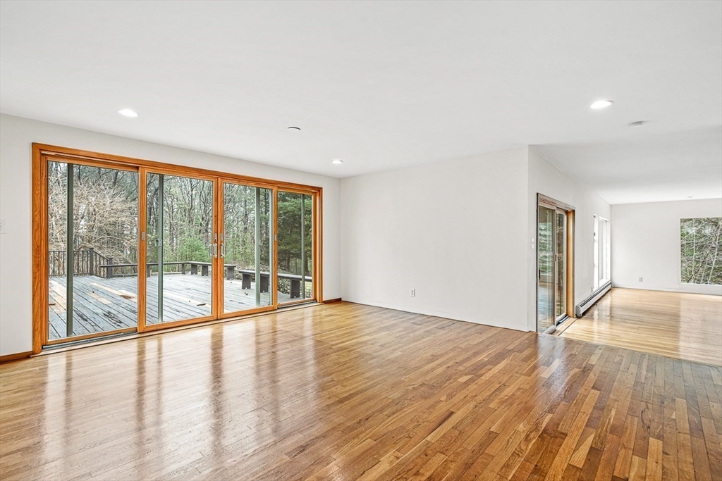 583 Gay St, Westwood