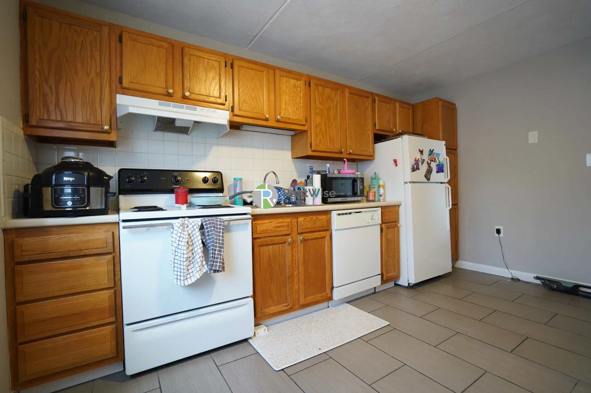 12 Cottage Ct, Nonantum