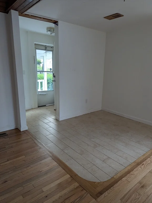 144 Lake Shore Dr, Weymouth