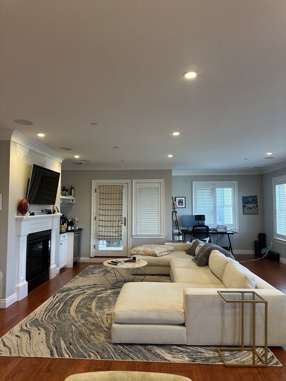 637 East 1st St, Boston