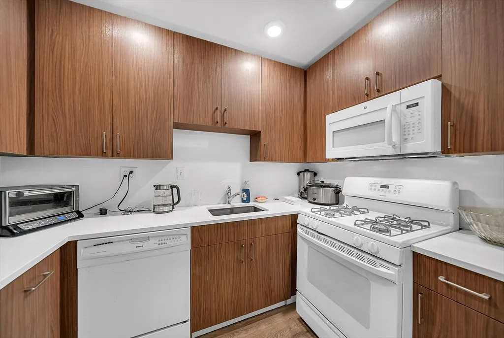 6 Canal Park, East Cambridge