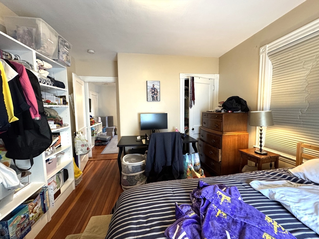 242 Belgrade Ave, Roslindale