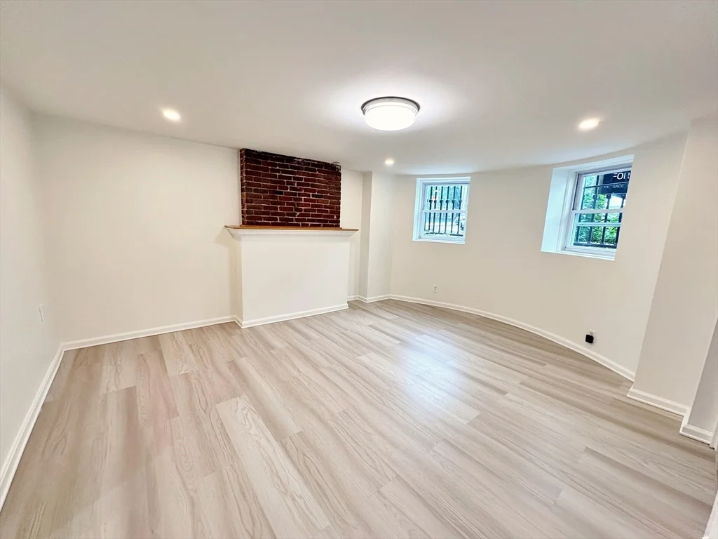 420 Sumner St, East Boston