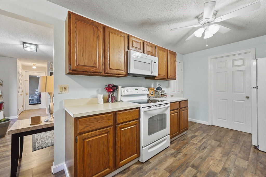 11 Ledgewood Way, Peabody