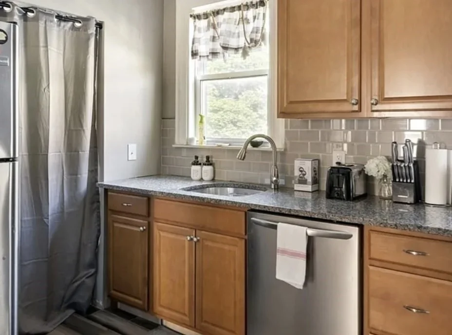 44 Green Leaf, Tufts University