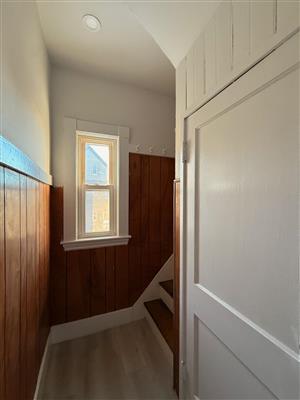 16 Stanford Ter, Ward Two