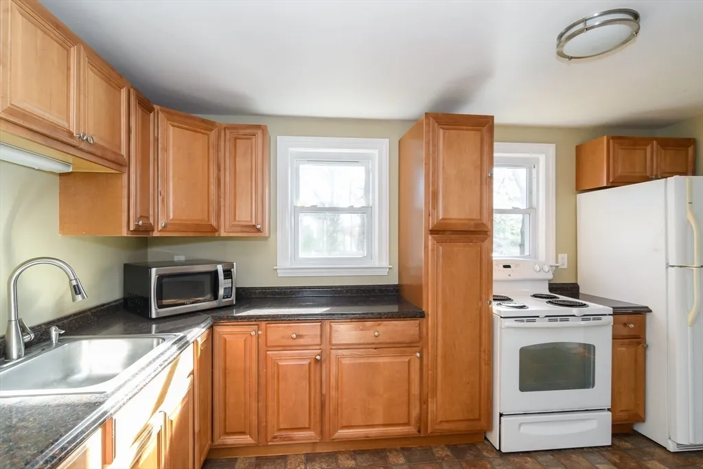 7 Ferndale Rd, Natick