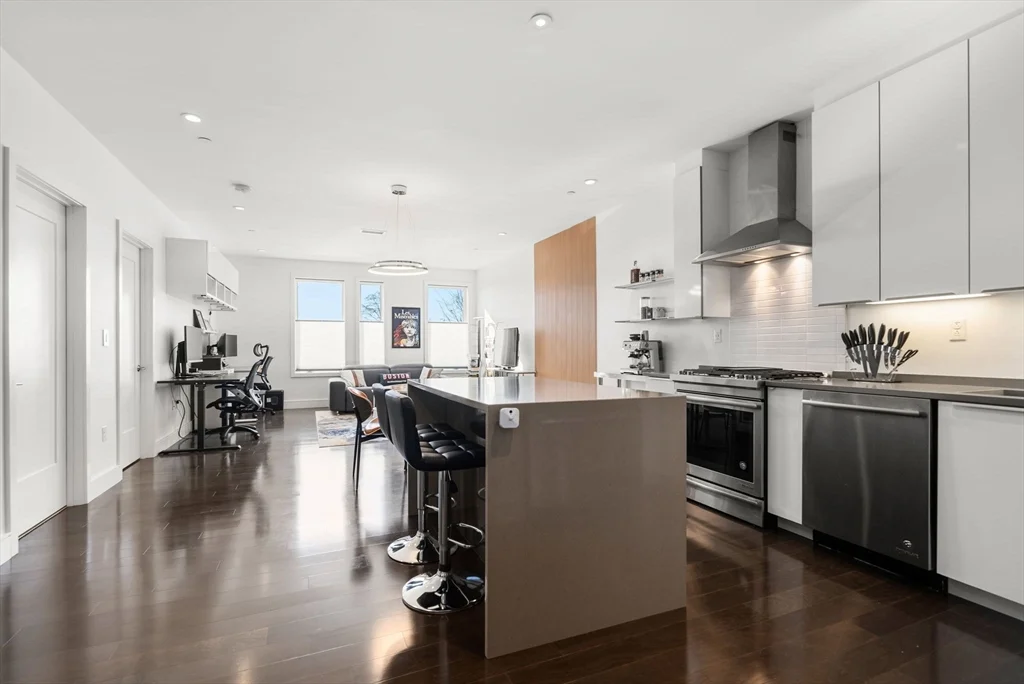 2 West Sixth St, South Boston