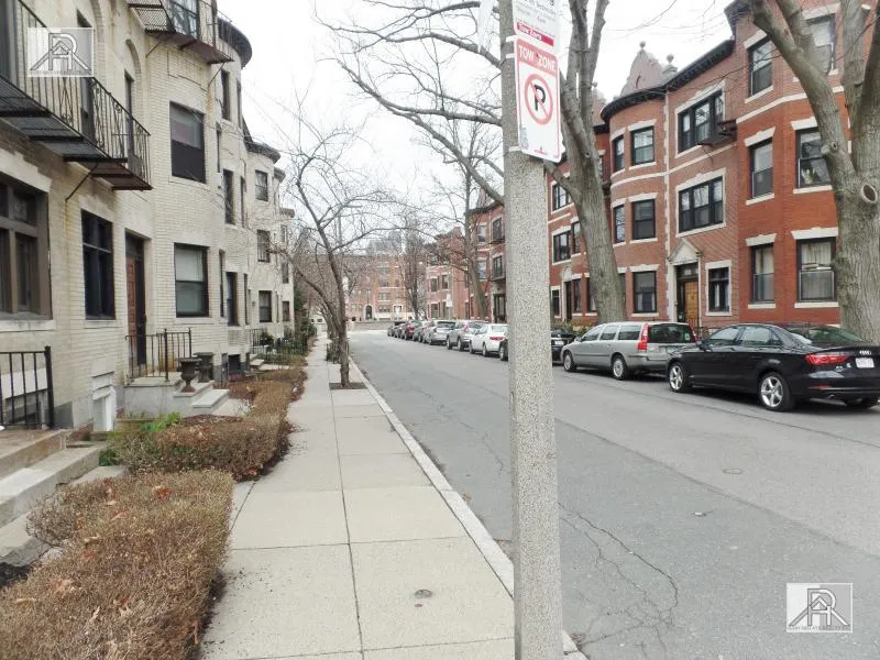 17 Keswick St, Fenway