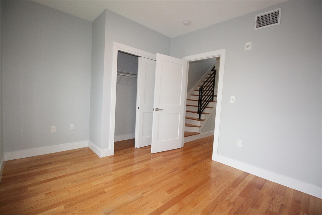 110 Main St, Everett