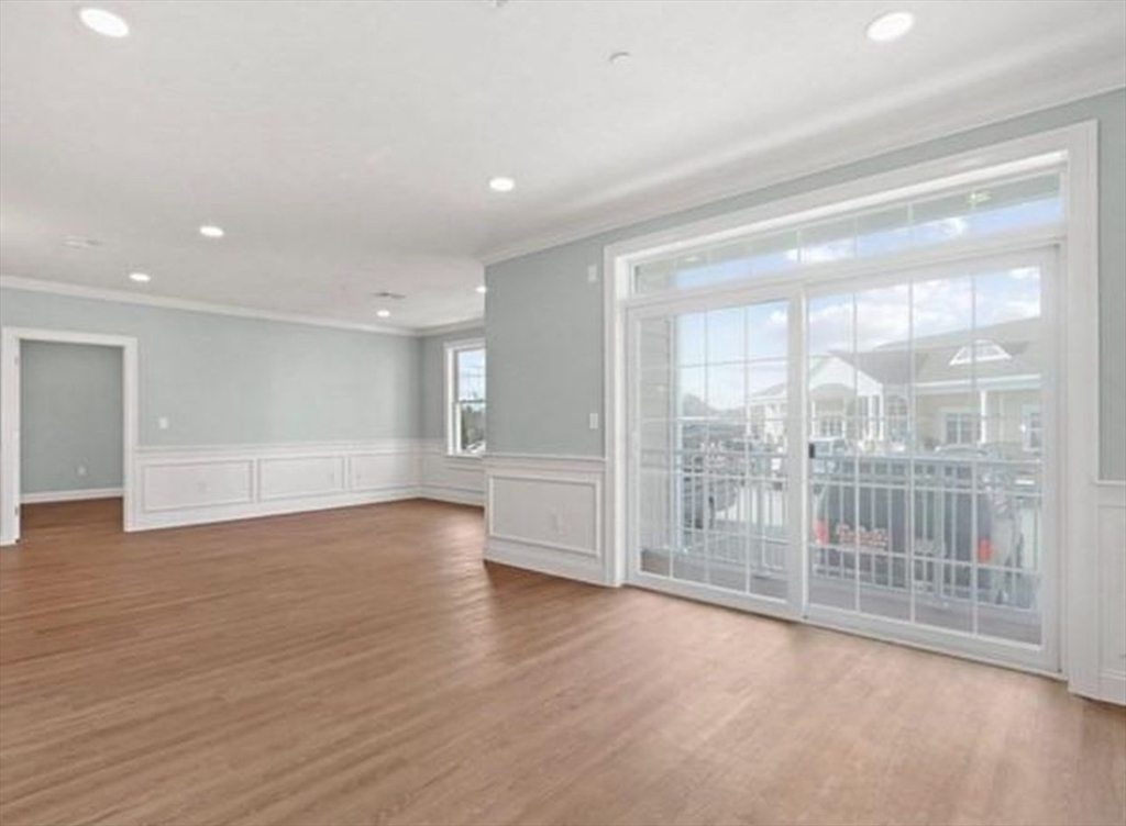 320 Middlesex Ave, Medford