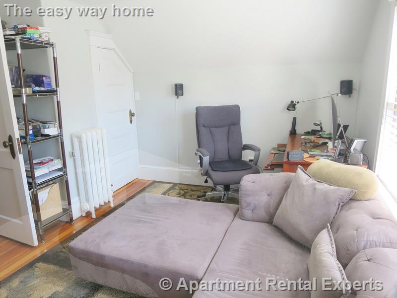 17 Dickson St, Teele Square