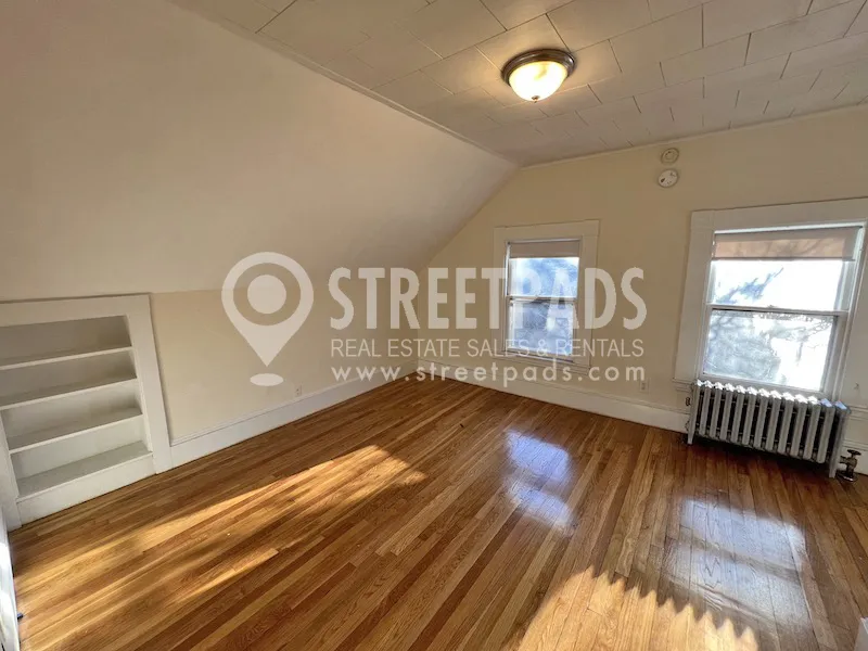 381 Harvard St, Mid-Cambridge