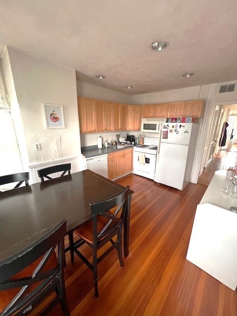 667 East 8th, South Boston