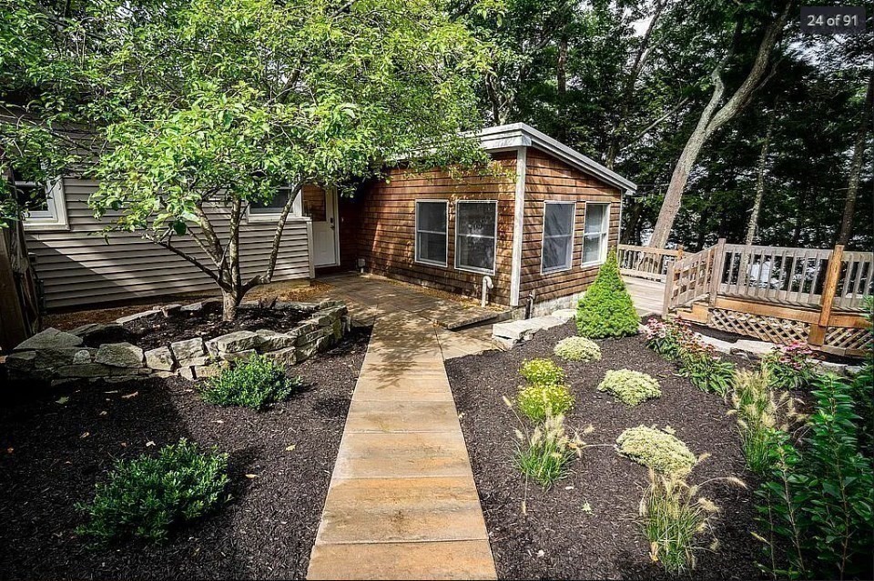 52 Lake Shore Dr S, Westford