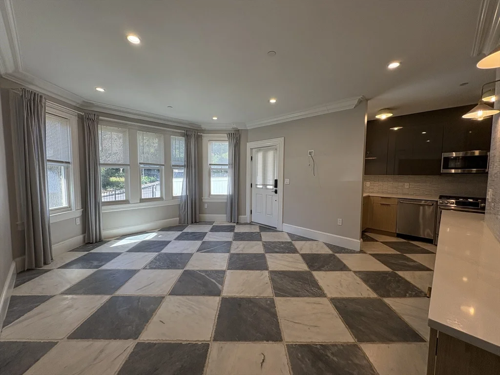15 Lanark Rd, Brookline