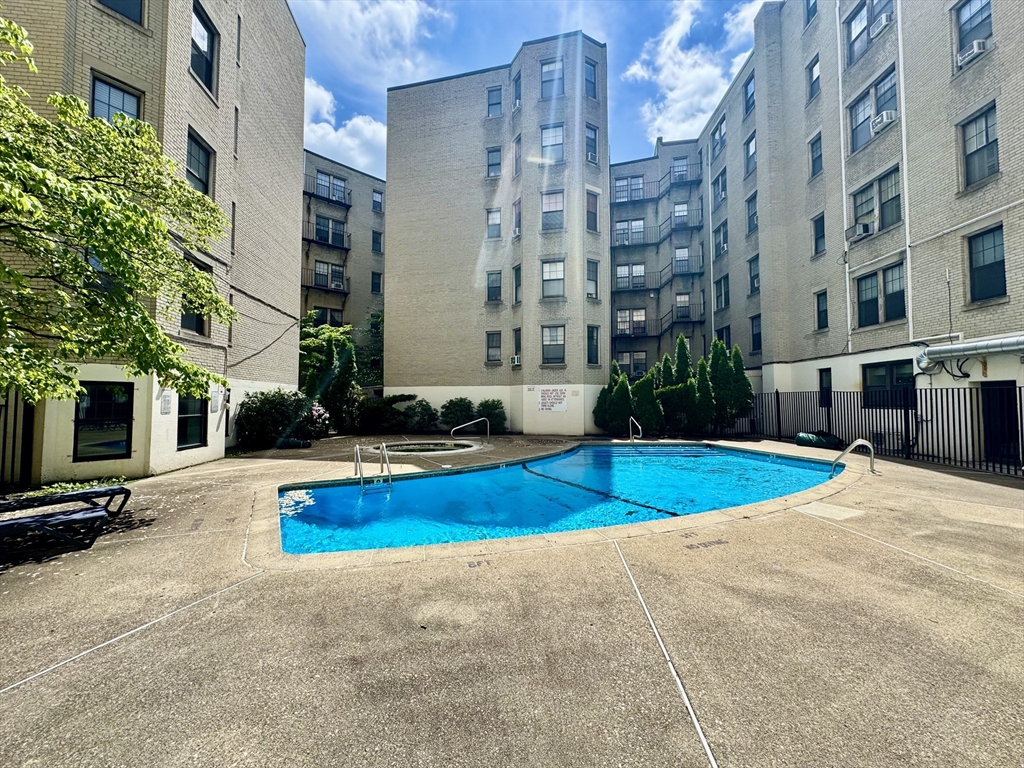 6 Sutherland Rd, Brighton