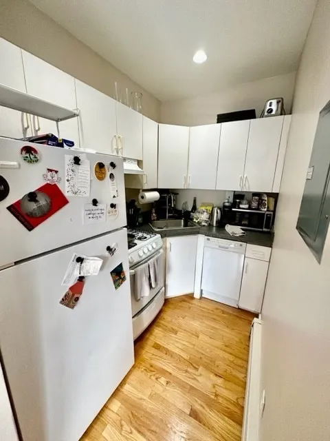 2 Thacher St, North End