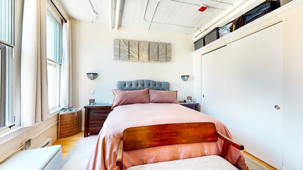 210 South, Leather District