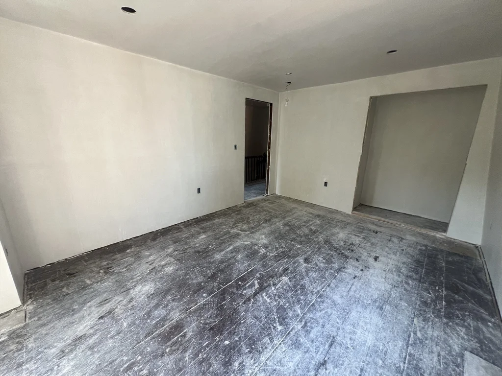 395 W 4th St, South Boston