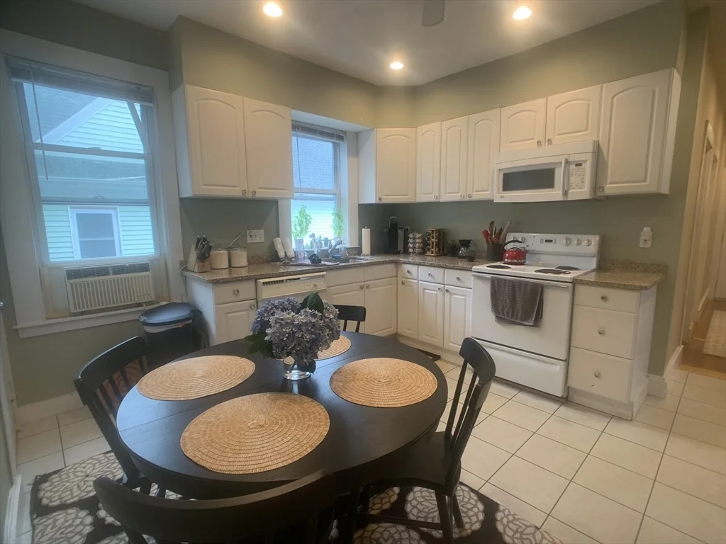 93 Easton St, Allston