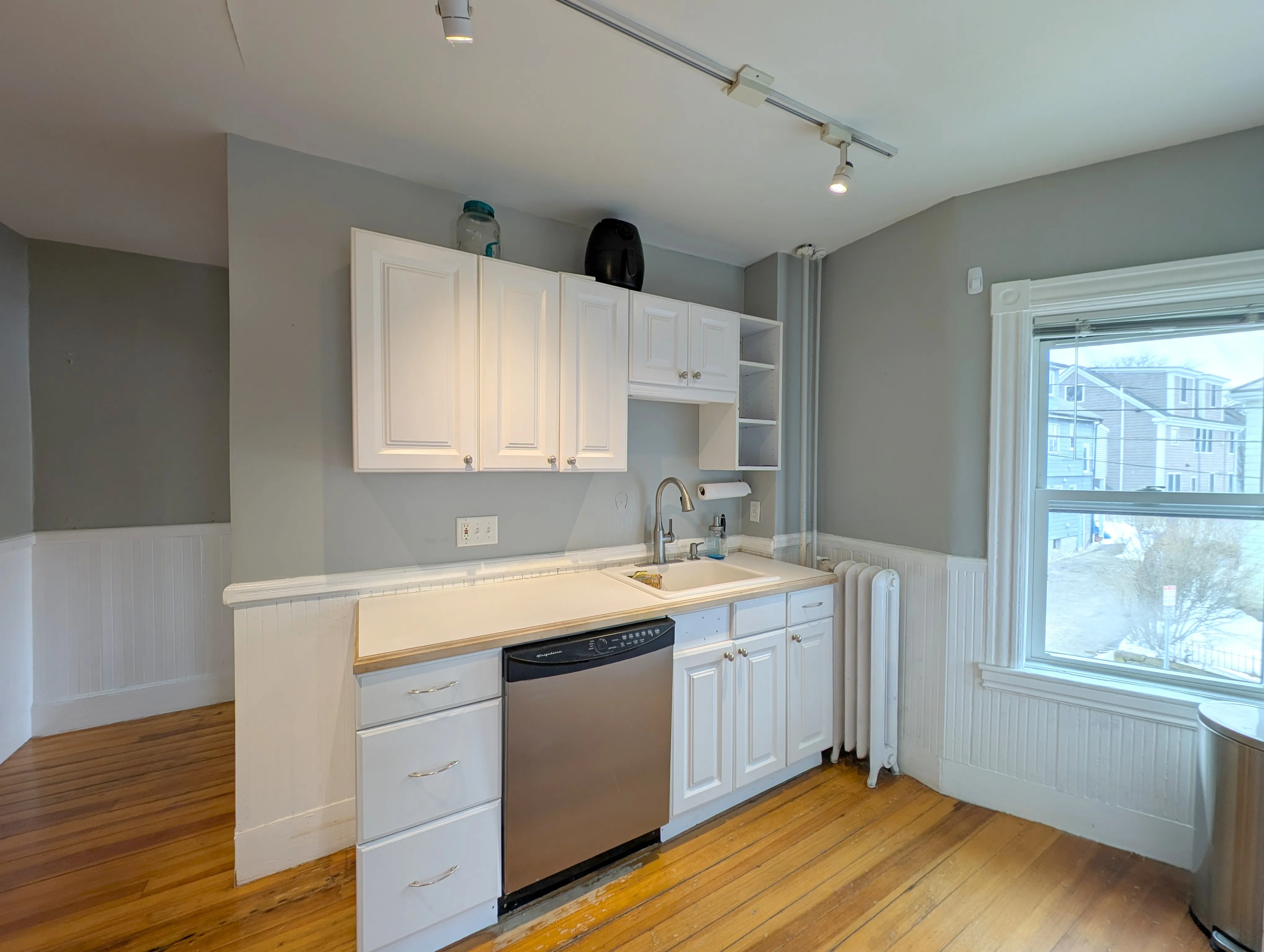 111 Woodstock St, West Somerville