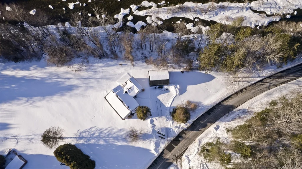 16 Knightville Dam Rd, Huntington