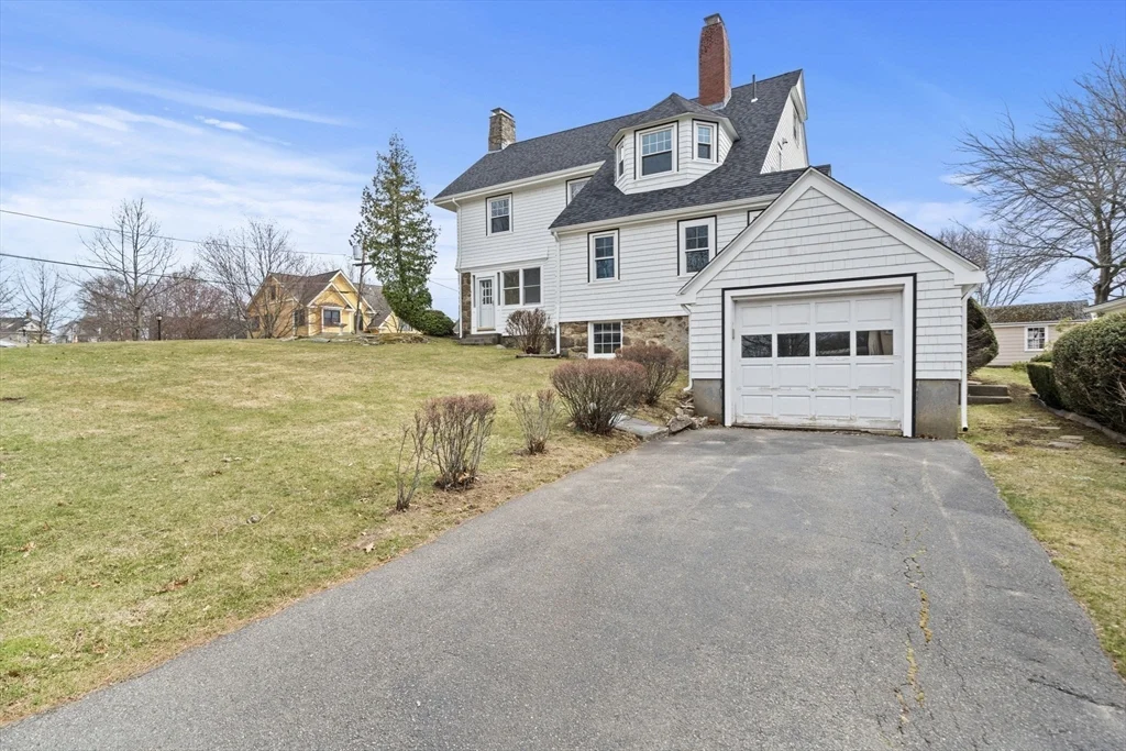 60 Powder House Rd, Lawrence Estates