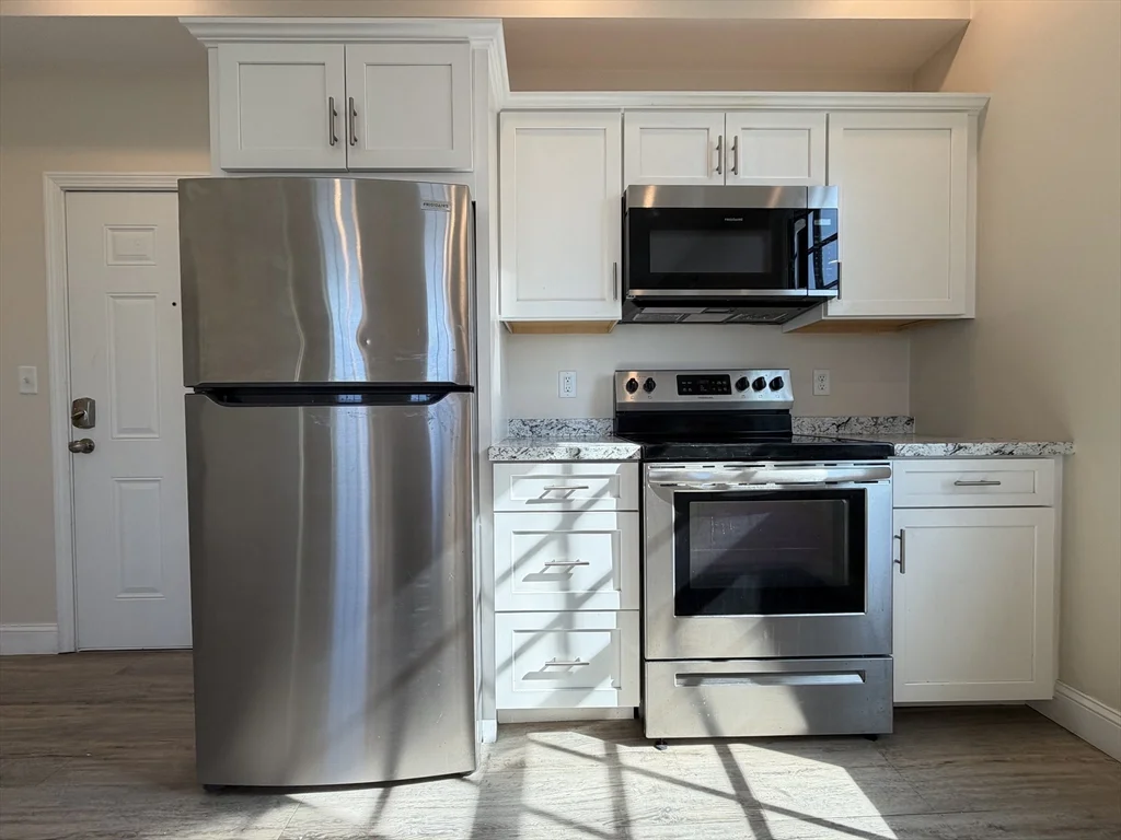 275 Broadway St, Methuen