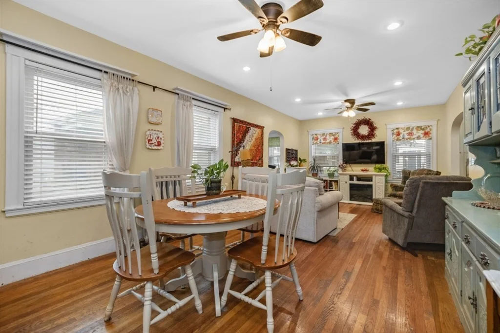 200 Woodside Ave, Winthrop