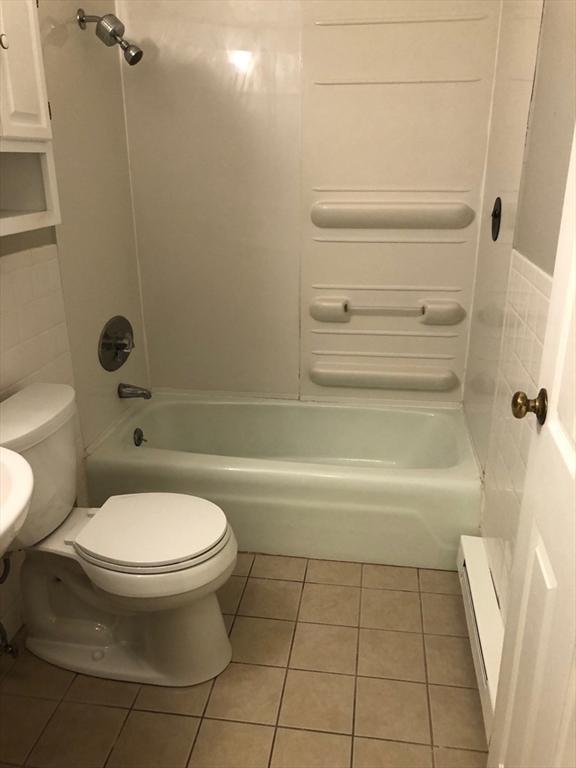 4 Chapel Hill Dr, Plymouth