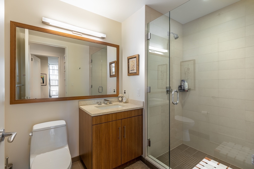 580 Washington St, Midtown